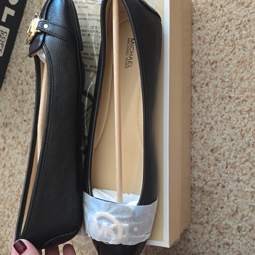 Michael Kors Fulton Black Moccasins with Gold Logo - Picture 4 of 7